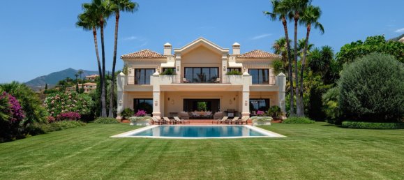 5 bedrooms Villa in Benahavis, Spain No. 818 6