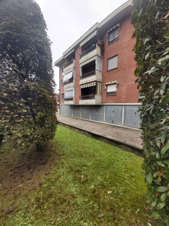 4 rooms Apartment in Turin, Italy No. 128839