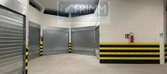 1 room Parking in Rome, Italy No. 25000 2