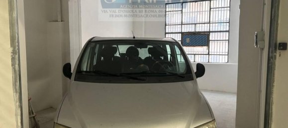 1 room Parking in Rome, Italy No. 25000 19