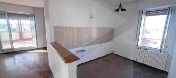 3 rooms Penthouse in Bari, Italy No. 41063 6