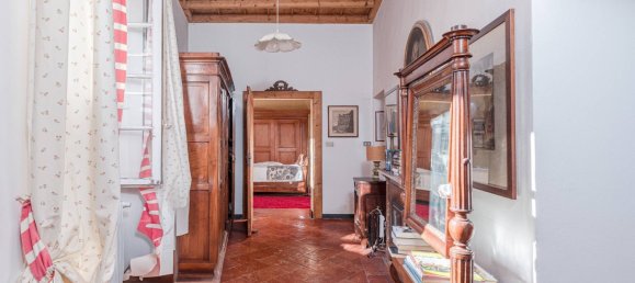 4 Schlafzimmer Villa in Erba, Italy, Nr. 266205 18
