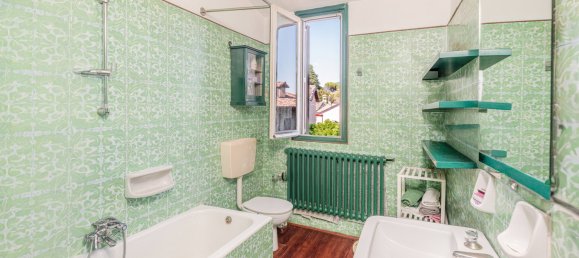 4 Schlafzimmer Villa in Erba, Italy, Nr. 266205 15