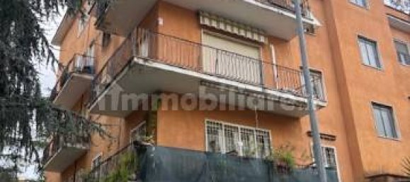 3 bedrooms Apartment in Rome, Italy No. 320180 3