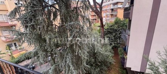 3 bedrooms Apartment in Rome, Italy No. 320180 39