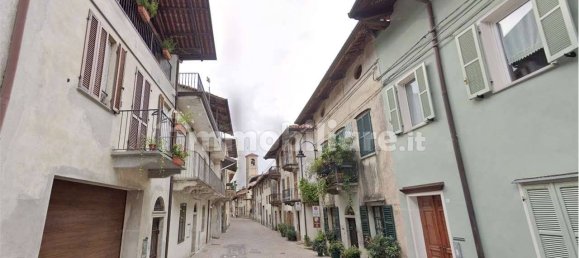 3 bedrooms House in Piverone, Italy No. 211849 5