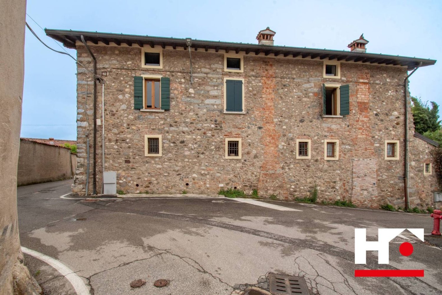 5 bedrooms Villa in Calvagese della Riviera, Italy No. 299148
