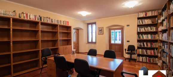 5 bedrooms Villa in Calvagese della Riviera, Italy No. 299148 9