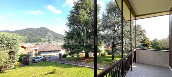 4 bedrooms Villa in Nembro, Italy No. 282340 11