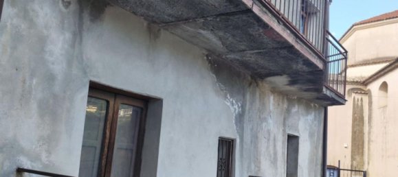 7 rooms House in Rogliano, Italy No. 281625 4