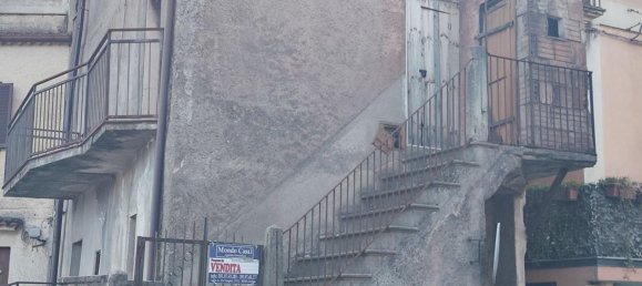 7 rooms House in Rogliano, Italy No. 281625 3