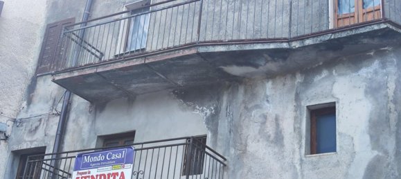 7 rooms House in Rogliano, Italy No. 281625 2