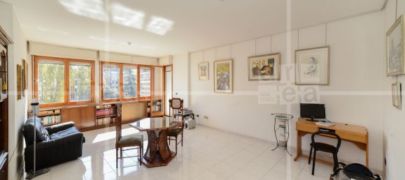 4-Zimmer Wohnung in Rome, Italy, Nr. 204218 2