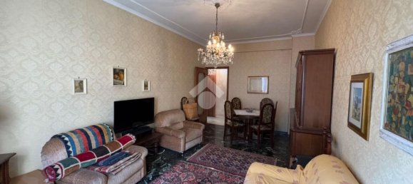 5 rooms Apartment in Genoa, Italy No. 106640 2