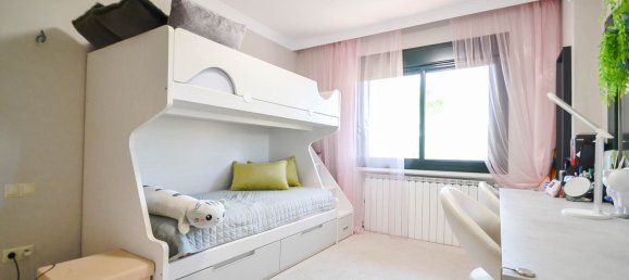 3 bedrooms Penthouse in Estepona, Spain No. 35419 5