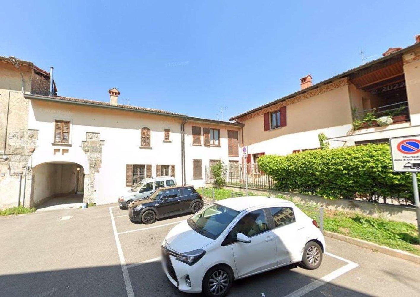 5 rooms Apartment in Besana in Brianza, Italy No. 181661