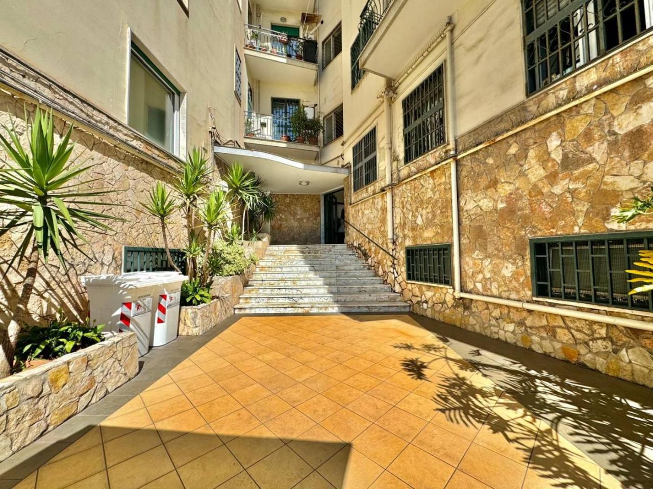 2 rooms Apartment in Naples, Italy No. 30937