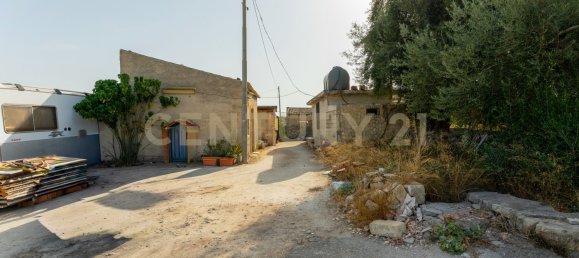 Land in Carlentini, Italy No. 316935 12