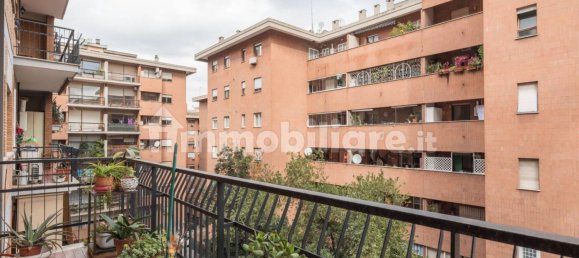 2 bedrooms Apartment in Rome, Italy No. 168733 22