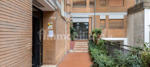 2 bedrooms Apartment in Rome, Italy No. 168733 28