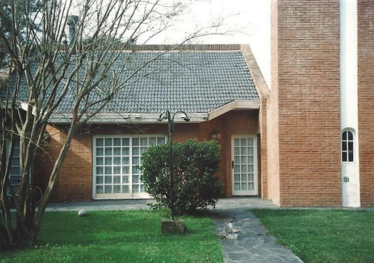 4 bedrooms House in Presidente Peron, Argentina No. 98196