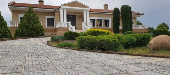 4 Schlafzimmer Gewerbliche Immobilie in Thessaloniki, Greece, Nr. 5710 3