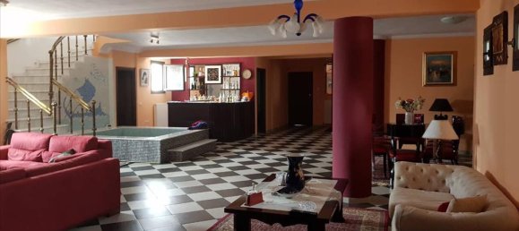 4 Schlafzimmer Gewerbliche Immobilie in Thessaloniki, Greece, Nr. 5710 11