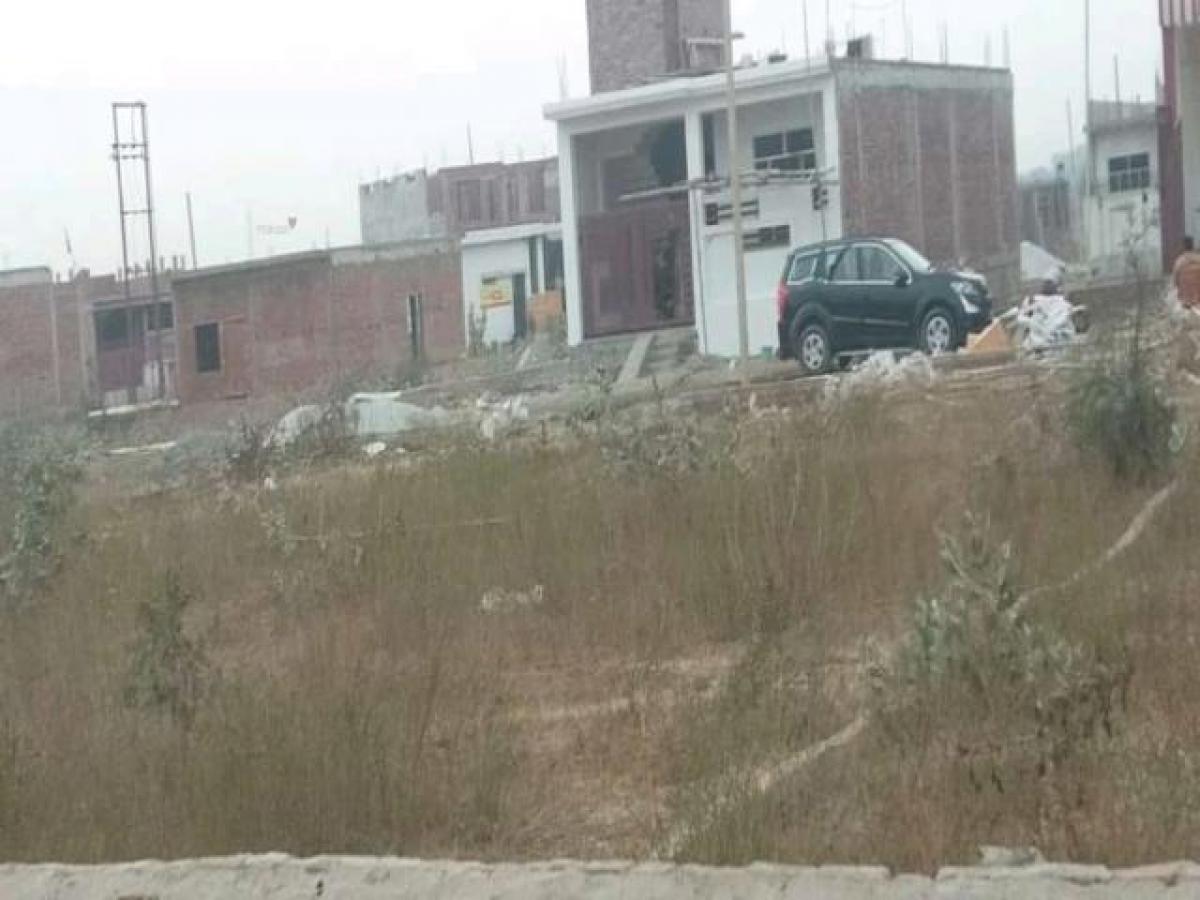  Land in Lucknow, India No. 34671