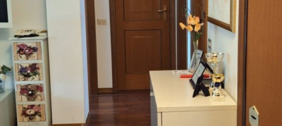 4 bedrooms Apartment in Ancona, Italy No. 379580 3