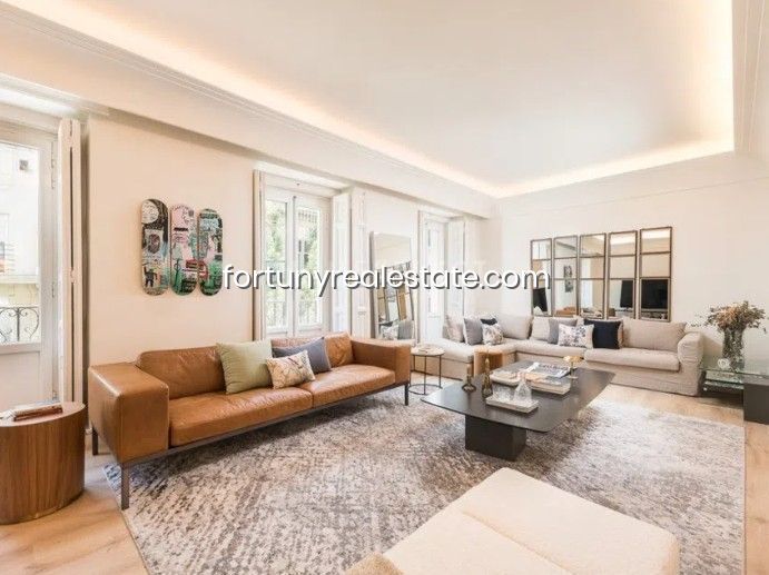 Apartamento de 2 dormitorios en Madrid, Spain No. 161677