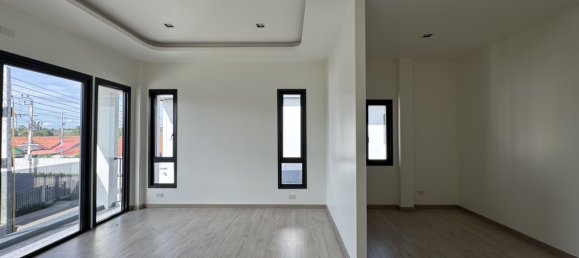 Вилла с 4 спальнями в Паттайя, Чонбури, Восточный Таиланд, Таиланд № 69292 13