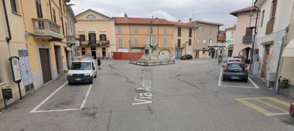 262m² Office in Cerano, Italy No. 376362 4