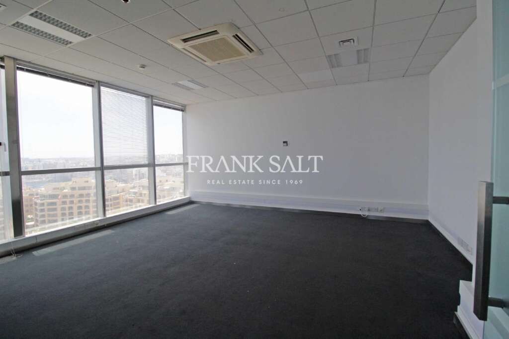Escritório em Saint Julian's, Malta 295 m² N.º 12695