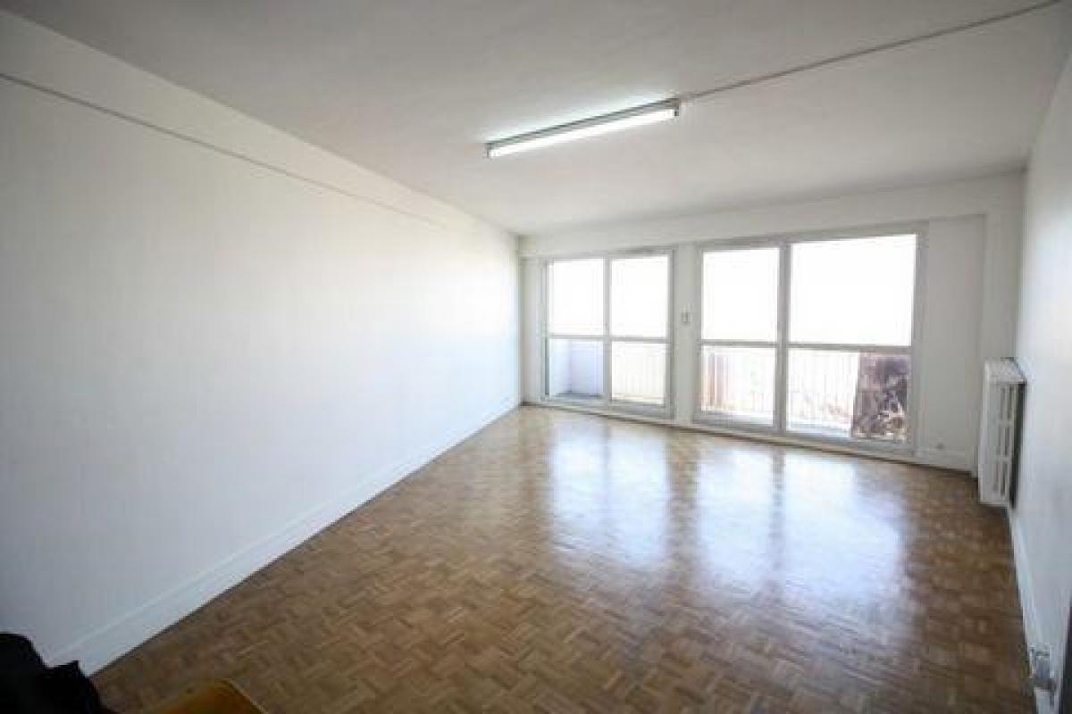 Студия в кондо  в Ле-Бурже, Франция № 32389