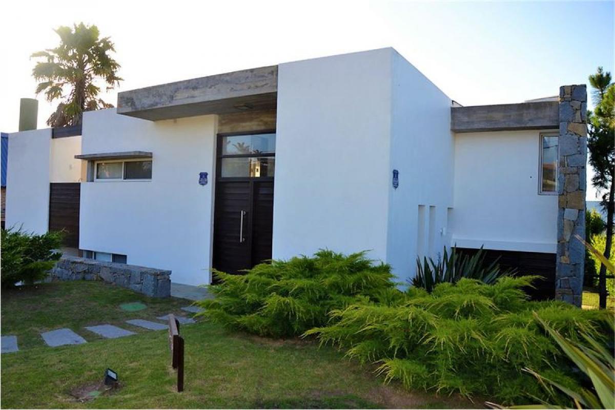 5 bedrooms House in Maldonado, Uruguay No. 6075