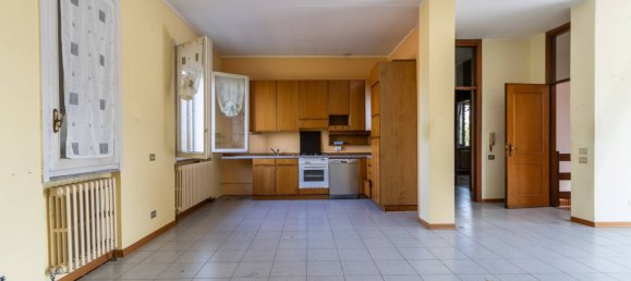 6 bedrooms Villa in Triuggio, Italy No. 160915 9