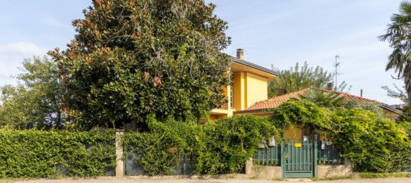 6 bedrooms Villa in Triuggio, Italy No. 160915 3