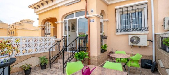 3 Schlafzimmer Doppelhaus in Alicante, Spain, Nr. 181485 2