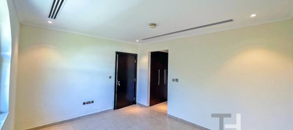 4 bedrooms Villa in Jumeirah Park, UAE No. 28694 9