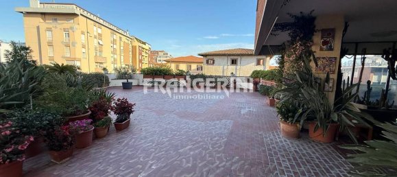 3 bedrooms Apartment in Livorno, Italy No. 273048 12