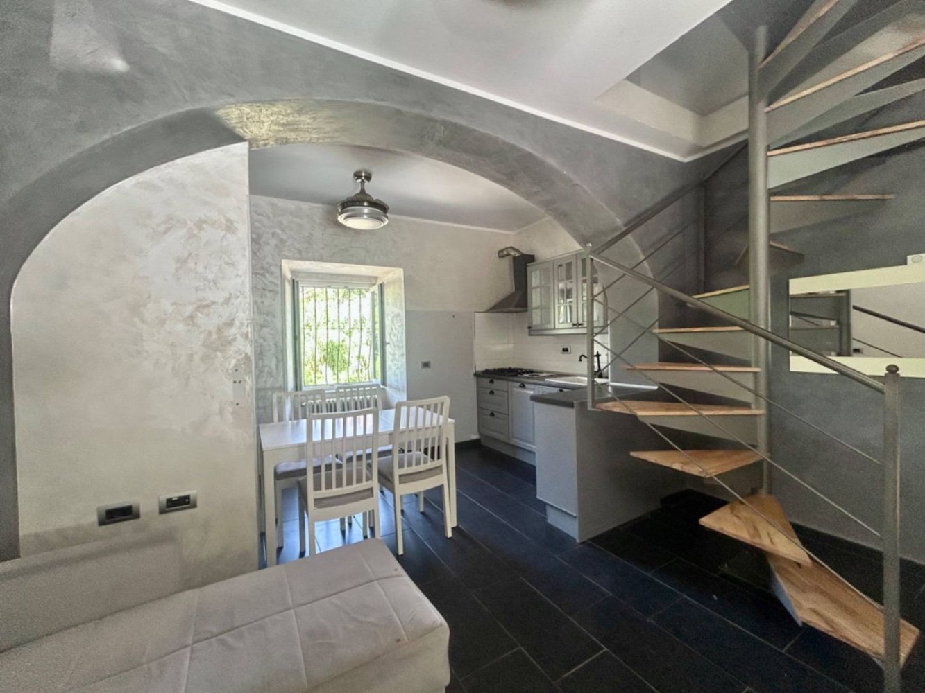 4 غرف نوم شقة في Savona, Italy رقم 344847