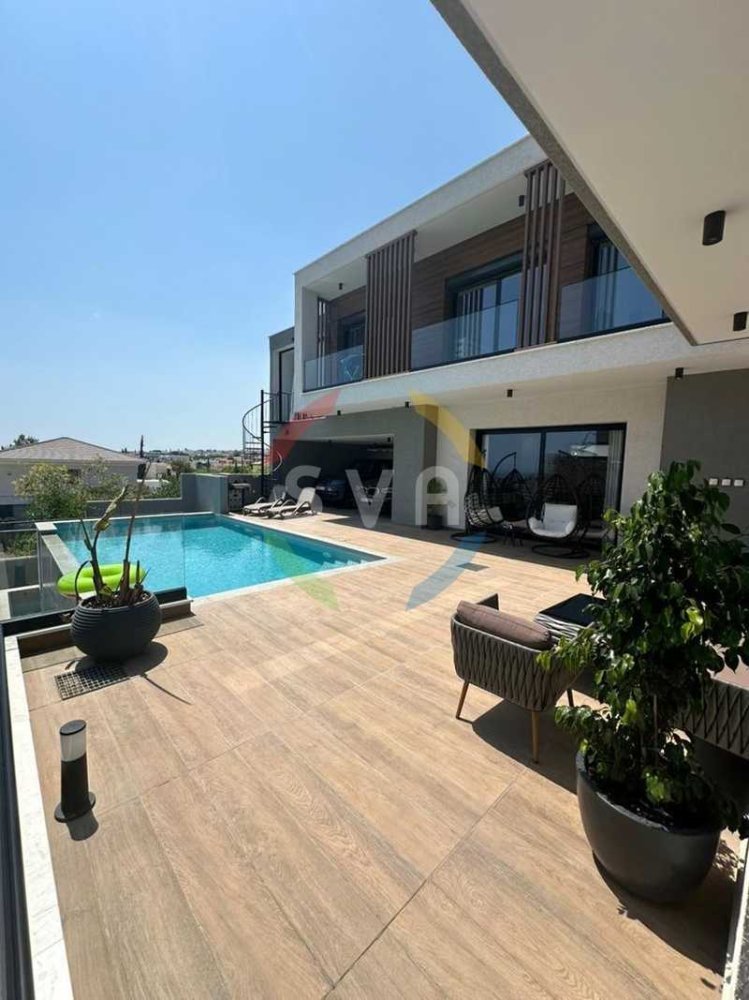 5 bedrooms Villa in Germasogeia, Cyprus No. 16853