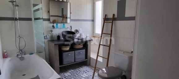 8 bedrooms House in Macon, France No. 276688 14