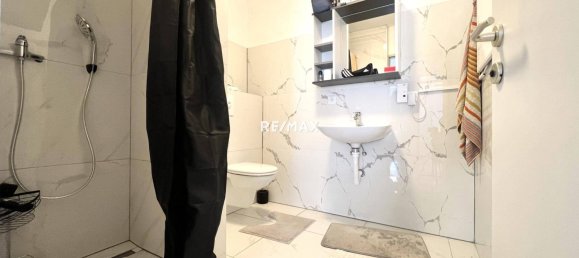 4 bedrooms House in Hundsheim, Austria No. 79644 12