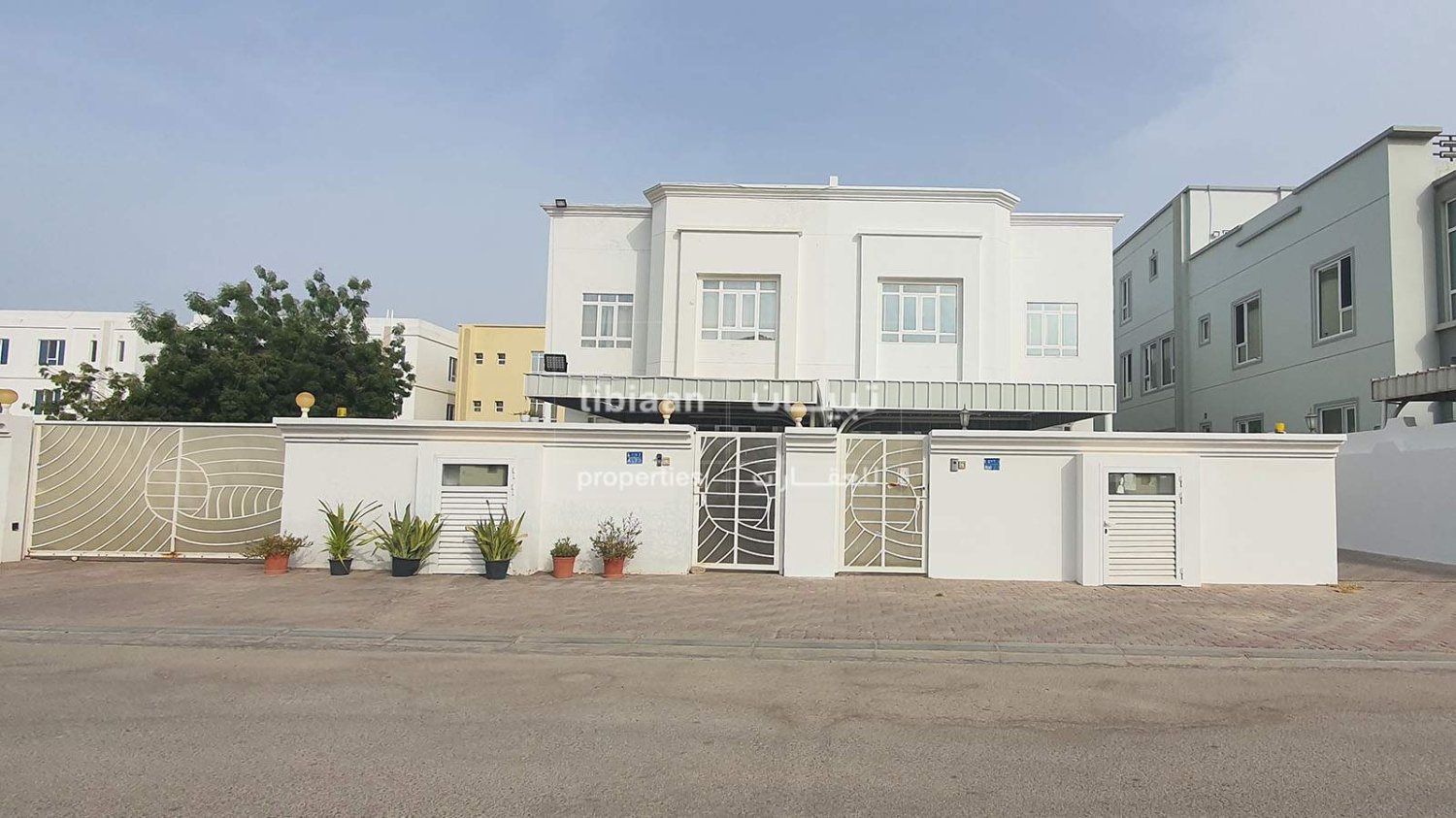 4 bedrooms Property in Muscat, Oman No. 675