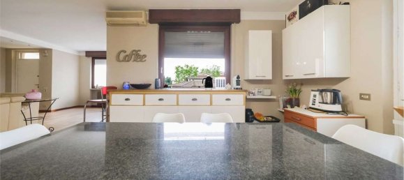 6 rooms Apartment in Sona, Italy No. 53124 6