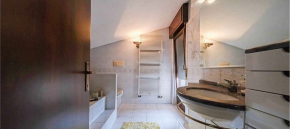 6 rooms Apartment in Sona, Italy No. 53124 43