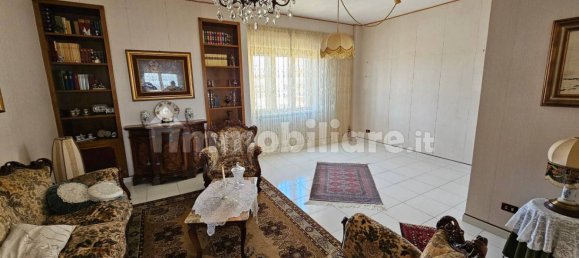 3 Schlafzimmer Wohnung in Enna, Italy, Nr. 351582 2