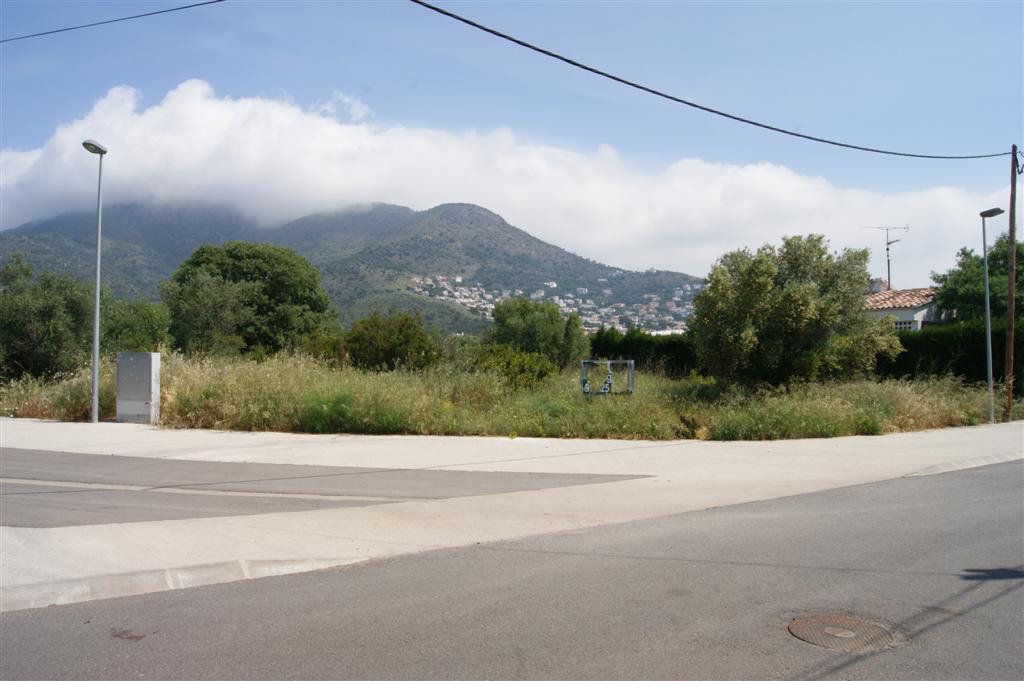 522m² Land in Roses, Spain No. 217346