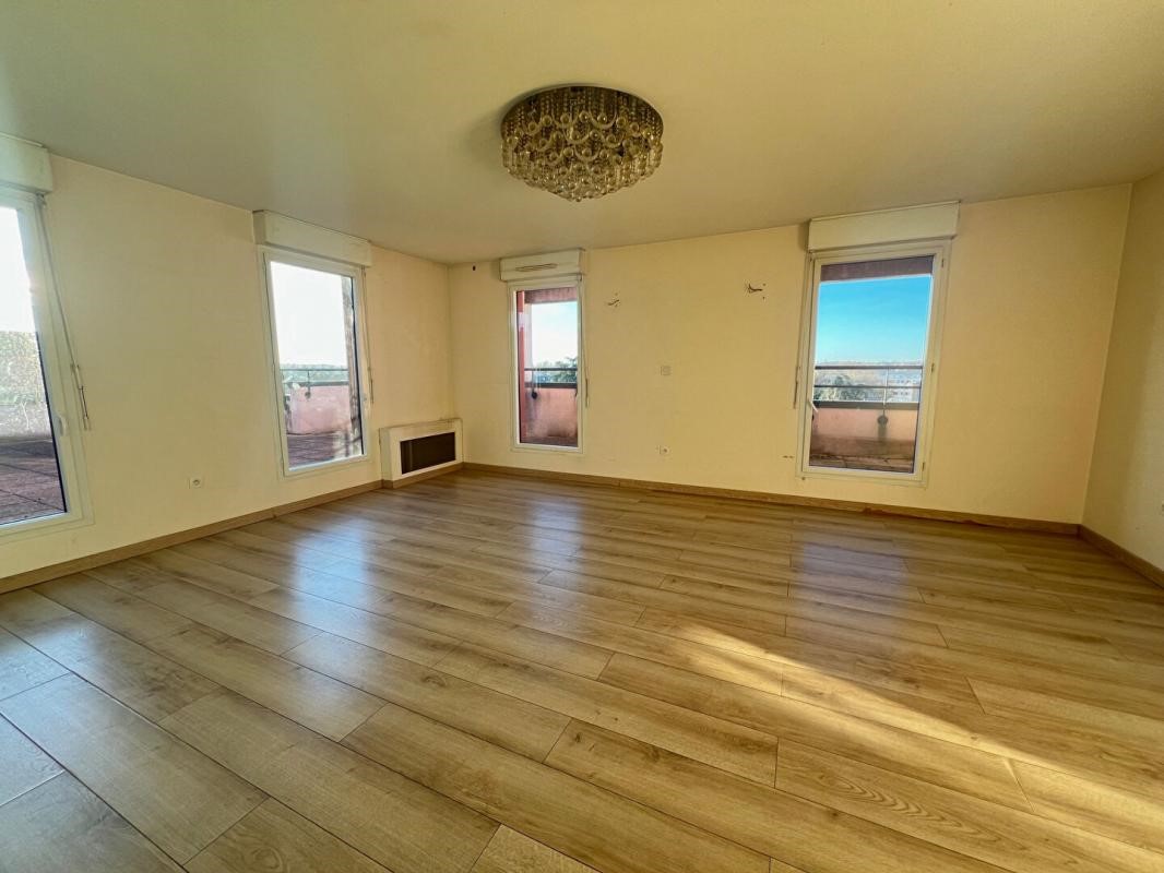 2 Schlafzimmer Doppelhaus in Compiegne, France, Nr. 42701